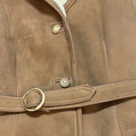 Woman’s Tan Shearling Coat - Picture 15 of 16